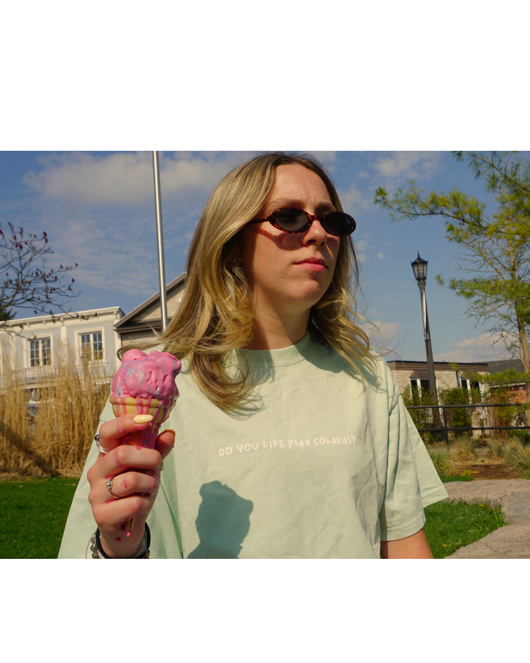 PINA COLADAS TEE